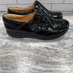 Clark’s Unstructured Women’s 8W Black Patent Leather Slip-On Shoes Comfortable
